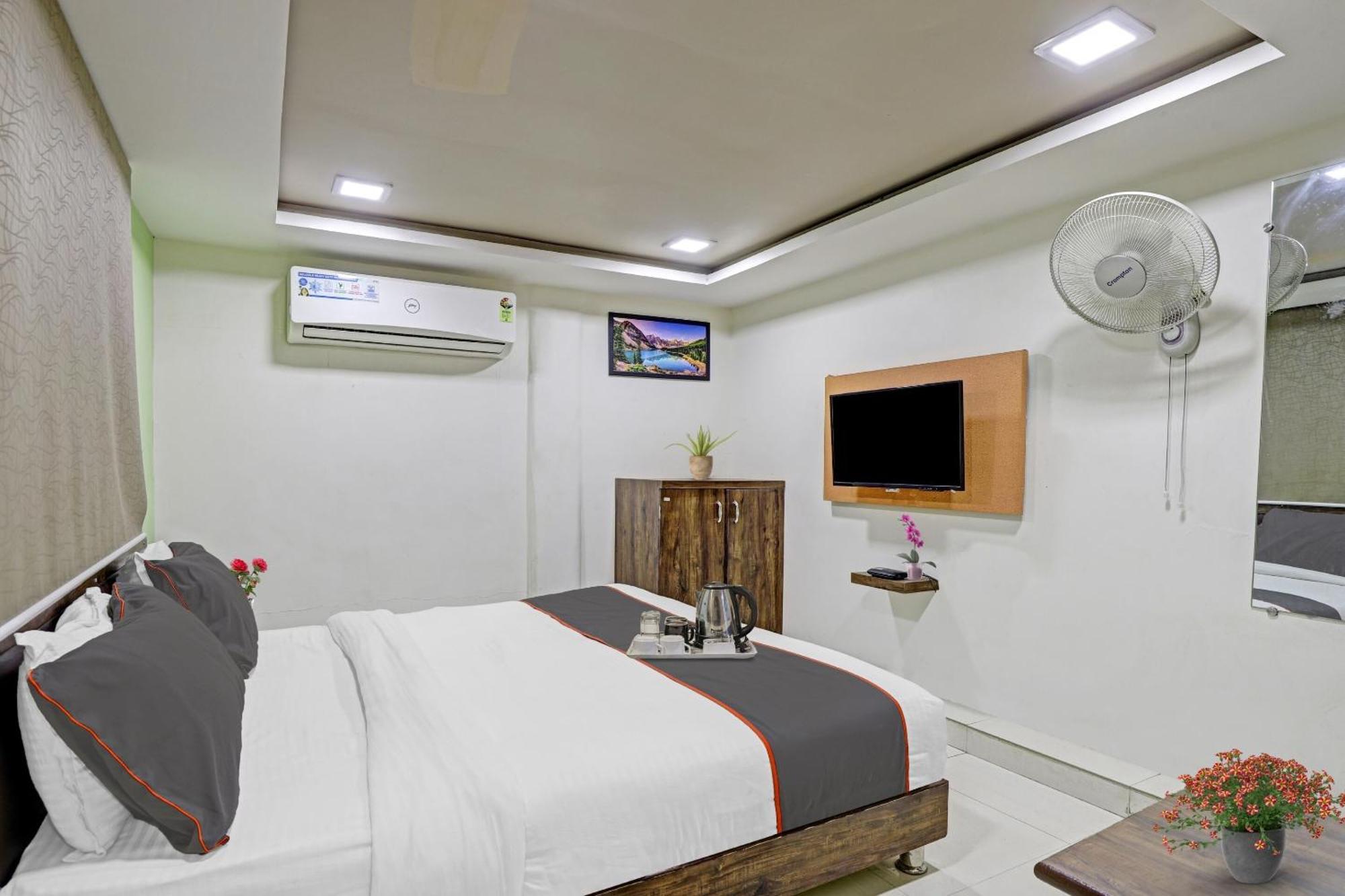 Hotel O Royal Ahmedabad Luaran gambar