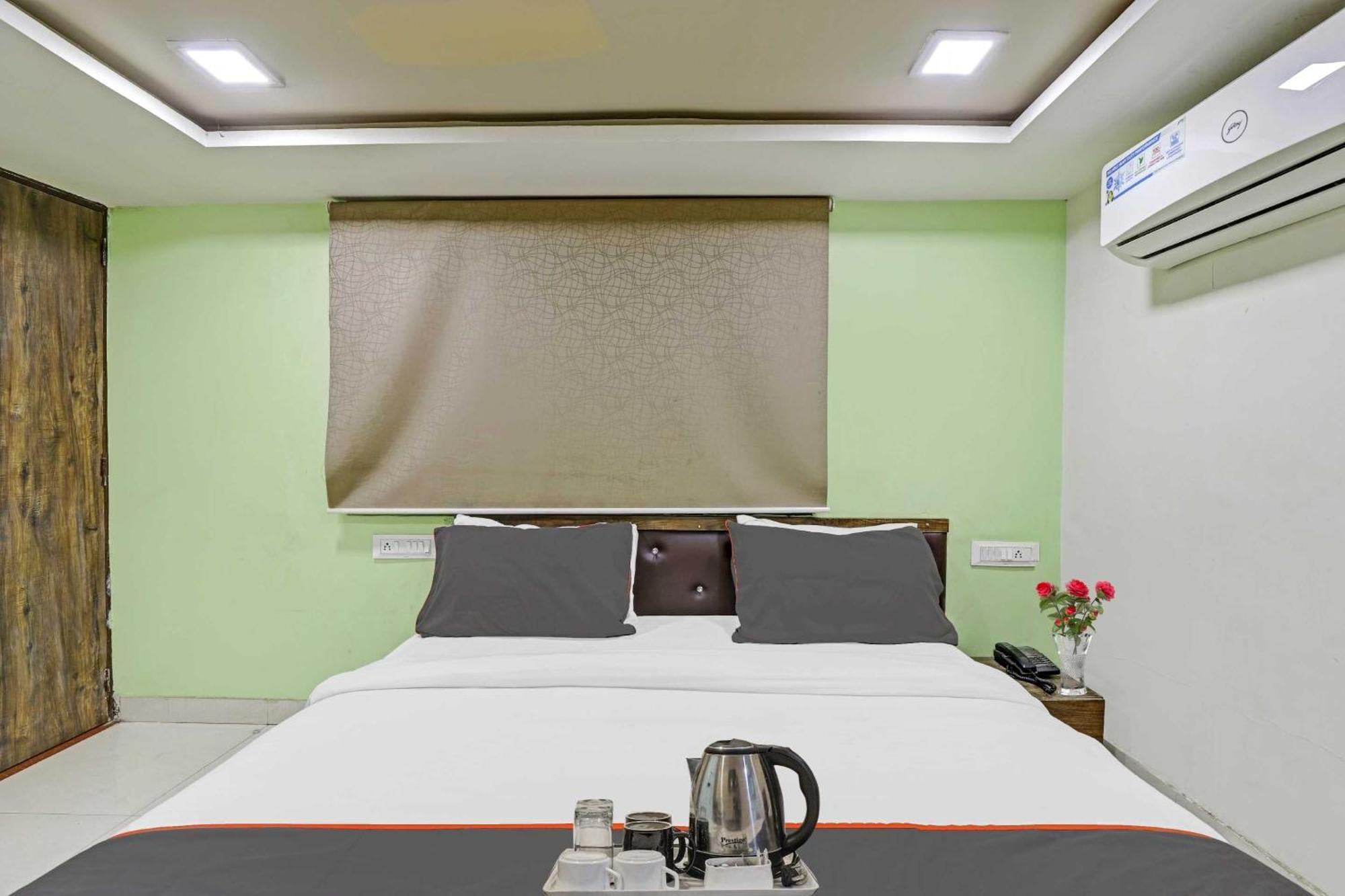 Hotel O Royal Ahmedabad Luaran gambar