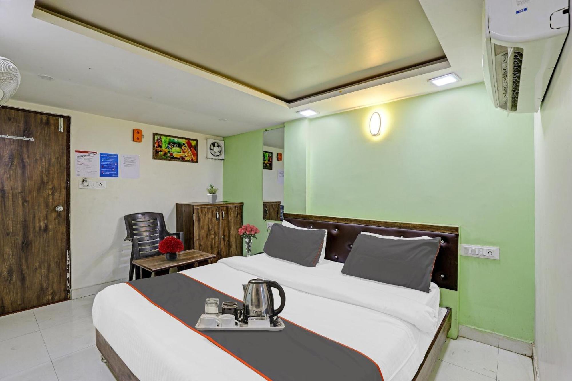 Hotel O Royal Ahmedabad Luaran gambar